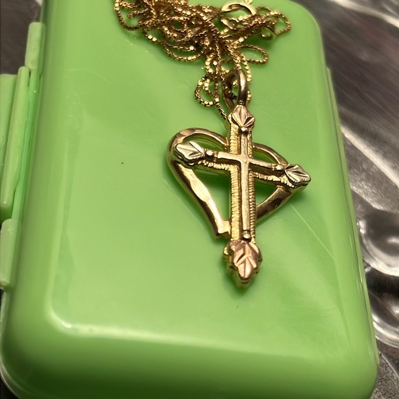 Authentic BLACK HILLS GOLD heart + cross necklace - Picture 5 of 13